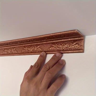 Eenvoudig te installeren zelfklevende 3D bloemen uitgesneden behangrand - Duurzaam XPE-schuim, Peel & Stick decoratieve strip voor plafonds, muren, deurkozijnen (90.51inch*3.15inch) koffie