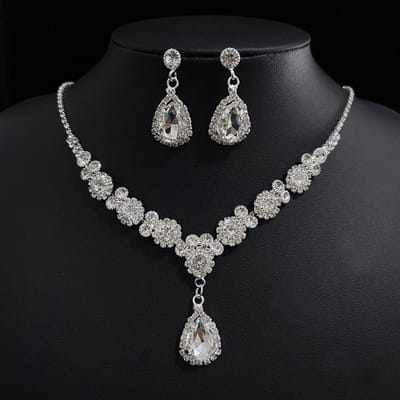 Mode Polyvalent et Simple, Bijoux Populaires Pleins de Diamants, Boucles d'Oreilles Goutte d'Eau Fleur, Ensemble Collier pour Femmes blanc