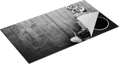 Chefcare Inductie Beschermer Hamburger op Bruine Houten Planken - Zwart Wit - 95x50 cm - Afdekplaat Inductie - Kookplaat Beschermer - Inductie Mat