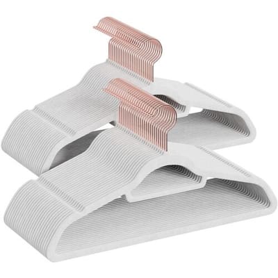 Ochama Fluwelen Kledinghangers, Set van 50 Stuks met Zwarte Draaibare Haak, Antislip en Ruimtebesparend, voor Jas, Shirt, Jurk, Broek, Stropdas, Wit
