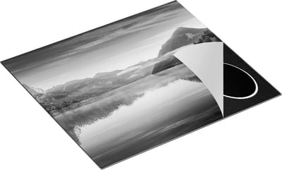Chefcare Inductie Beschermer Meer in de Bergen - Zwart Wit - 60x50 cm - Afdekplaat Inductie - Kookplaat Beschermer - Inductie Mat