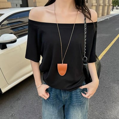 Wit T-shirt met schuine schouder en korte mouwen voor dames in de zomer Nieuw los slank basishemd Eén-schouder top L zwart