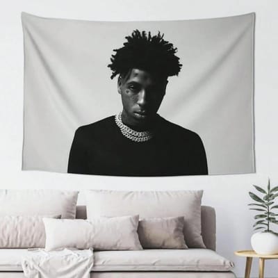 1 Stuk Youngboy Rapper Collage Wandkleed, Polyester 2D Platte Muurhanger, Hip-Hop Fan Decoratie Voor Slaapkamer, Trendy Streetwear Sfeer & Gi 40X60cm