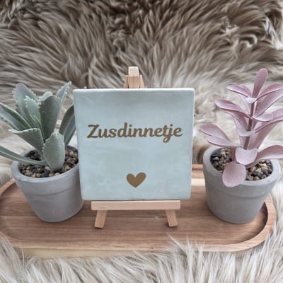 Robuust Wenstegeltje – Zusdinnetje – 10x10 cm – Lief Cadeau voor Zus of Beste Vriendin – Stijlvolle Wanddecoratie met Betekenis – Trendy nu