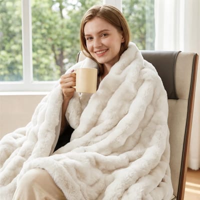 Dailygoods- Deken 150x200 cm - Fluffy Woondeken - Faux Fur - Ademend - Huidvriendelijk - Ultrafijne Polyester Microvezel