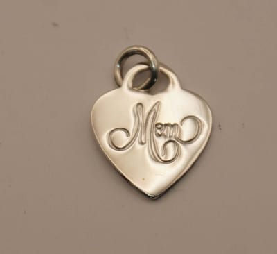 Zilveren hanger hartje mom - sterling zilveren hanger hartje voor moeder - leuke cadeau tip voor moederdag, verjaardag, geboorte kind, zomaar omdat je van de moeder houdt - 925 zilveren hanger mom (moeder) voor ketting