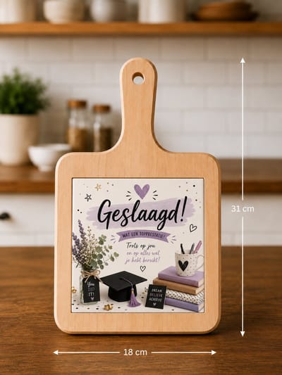 Kaasplank met Tegel Geslaagd! Paars – Houten Serveerplank 18x31 cm – Diploma Cadeau – Cadeau voor Geslaagde