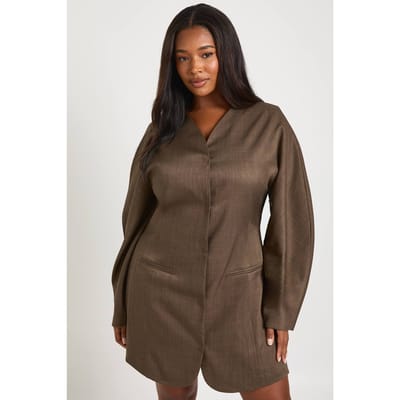 boohoo Dames Plus Size Kraagloze Blazerjurk met Getailleerde Taille | Bruin | Maat: 44