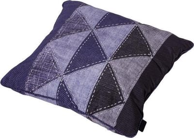 Madison sierkussen Triangle 50x50 cm - blauw