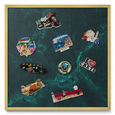 Tulup Magneetbord met Gouden Frame - Groente Magneetbord met Patronen - 50 cm x 50 cm - Flessengroen marmer - Magnetisch Bord Foto Bevestiging - Design Magneetbord met Frame - Magnetisch Bord Muurbevestiging