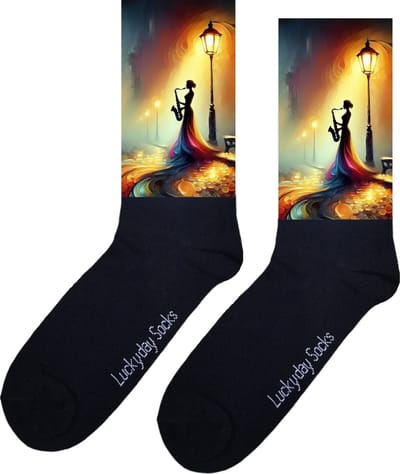 Saxofonist - Verjaardag cadeau - Grappige sokken - Print sokken - Leuke sokken voor heren en dames - Moederdag - Vaderdag - Cadeau voor hem en haar - Kerstcadeau - Vrolijke sokken - Valentijns cadeau - Sokken waar je vrolijk van wordt - 37-44