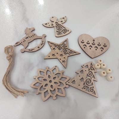 24-delige Kersthangende Decoratieset - Houten Kerstballen - 6 Vormen - Verfbaar - 6x7 cm