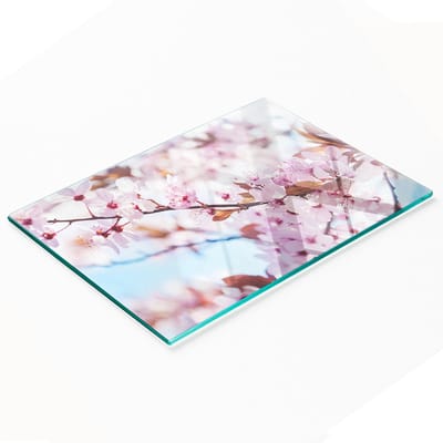Duurzame en stijlvolle glazen snijplank met kersenbloesemmotief, 80x52 cm