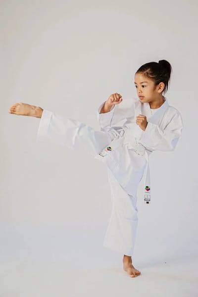 Arawaza Lightweight karatepak SL voor beginners | WKF | Wit (Maat: 110)