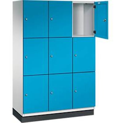 C+P Cambio lockerkast, 3 vakken, 9 vakken, met plint, B 1200 x D 525 x H 1980 mm, lichtgrijs/lichtblauw