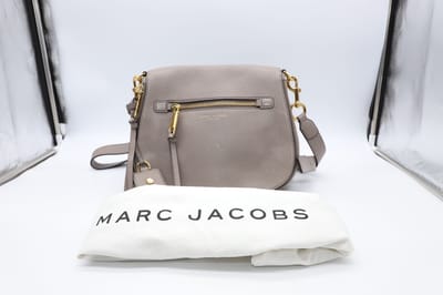 Marc Jacobs recruit nomad tas in mink met gouden details