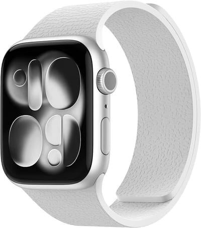 Stravo Magnetische Siliconen Horlogeband met Litchi-structuur – Traploos Verstelbaar Magneet Bandje – Geschikt voor Apple Watch 42mm (Series 11/10), 41mm (Series 9/8/7), 40mm (Series 6/5/4, SE 3/2/1), 38mm (Series 3/2/1) – Wit