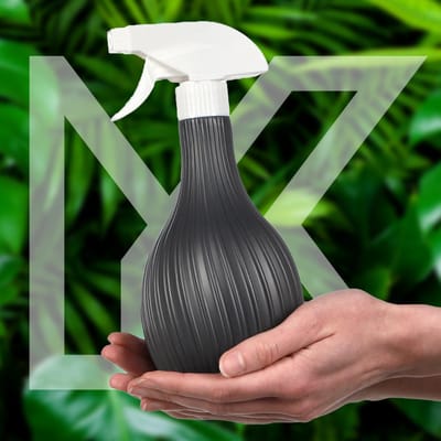 KADAX Plastic spuitfles, 600 ml waterspuitfles met kogelcontainer, lege watersproeier voor huisreiniging, tuin, kapper, planten en bloemen (antraciet)