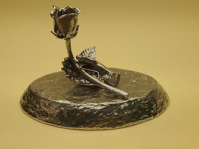 Urn handje met roos groot