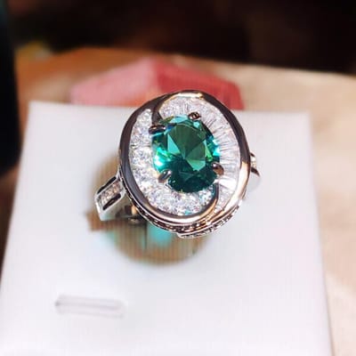 Le Vert Néon Imite L'Émeraude Zambienne Naturelle Bague Style Antique La Grande Bague Clapalaiba pour Femme Opening adjustable brown