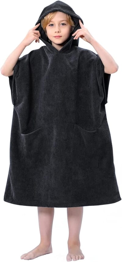 Handdoekponcho met capuchon voor kinderen, zachte strandponcho, tieners, surfponcho, badponcho, strandhanddoek, badjas met tas, ideaal voor vakantie, zwemmen, surfen, strand, badkamer, zwart,