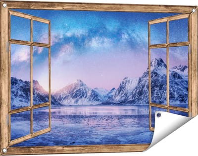 Gards Tuinposter Doorkijk Melkweg bij de Besneeuwde bergen - 90x60 cm - Tuindoek - Tuindecoratie - Wanddecoratie buiten - Tuinschilderij