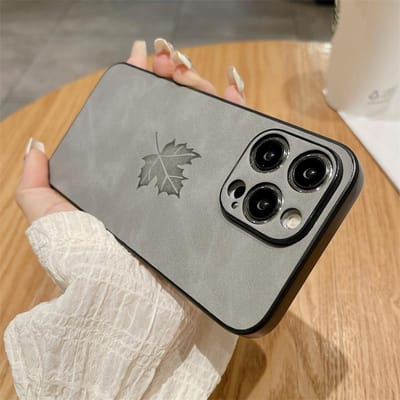 Luxe Matte Zachte Suède Leer Esdoornblad Patroon Hoes Voor iPhone 15 14 Plus 13 11 12 Pro X XS Max XR Schokbestendige Siliconen Cover For iPhone 14Pro Max black