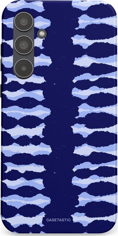 Casetastic Hoesje Geschikt voor Samsung A55 - Stijlvolle Beschermende Duo-layer Case - Golven in blauw