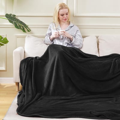 Famanu - Dikke Fleece Deken 220 x 240 cm - Zwart - Zacht & Warm - Dubbelzijdig Omkeerbaar - Plaid voor Bed & Bank