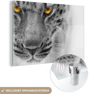 MuchoWow® Glasschilderij 60x40 cm - Schilderij acrylglas - Luipaard - Ogen - Geel - Foto op glas - Schilderijen