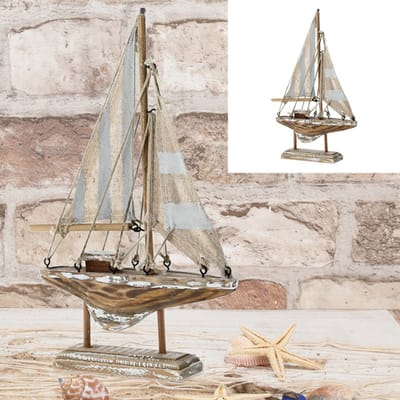 Zeilboot, naturel houtkleur /grijs/ wit , ca. 22cm hoog