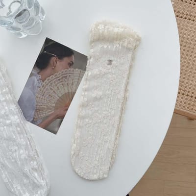 Nieuwe meisjesmode zomer uitgehold zacht schattig fris kant bloem ademend Japanse sokken elegante dames mesh dun One Size beige