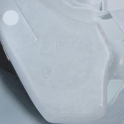 Tablier avant pour scooter Piaggio 500 MP3 Business 65370400BT Blanc perle 566