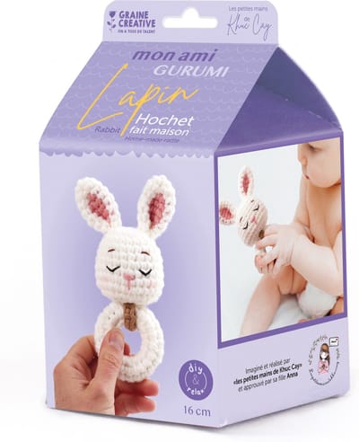 Graine Creative haakpakket amigurumi rammelaar konijn baby.