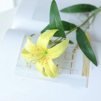 Lelie - geel - zijden bloemen - 3 stelen - onderhoudsvrij - 60 cm - kunstbloemen