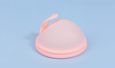 Noenoo | Herbruikbare Menstruatie Disc met uithaalring Poeder Roze Maat S Duurzaam