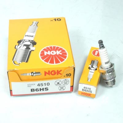 Bougie d'allumage NGK pour Scooter Benelli 50 SCOOTHY Après 2008 Neuf