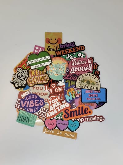 Jumada's - 50 Stuks Quote Stickers - Inspiratie voor Scrapbooks Laptops en Bullet Journals - Voor Kinderen en Volwassenen - Stickervellen voor Creatief Gebruik