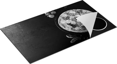 Chefcare Inductie Beschermer Mozzarella Pizza op een Marmeren Plaat - Zwart Wit - 90x50 cm - Afdekplaat Inductie - Kookplaat Beschermer - Inductie Mat