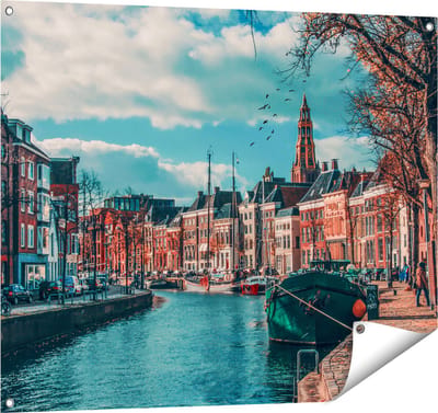 Gards Tuinposter Gracht in Groningen - 100x80 cm - Tuindoek - Tuindecoratie - Wanddecoratie buiten - Tuinschilderij