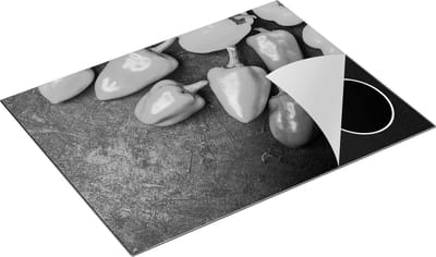 Chefcare Inductie Beschermer Paprika's op Zwarte Marmer - Zwart Wit - 77x59 cm - Afdekplaat Inductie - Kookplaat Beschermer - Inductie Mat