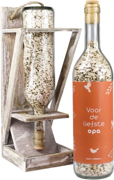 Wijnfles met vogelzaad - Voor de liefste opa – met flessenhouder