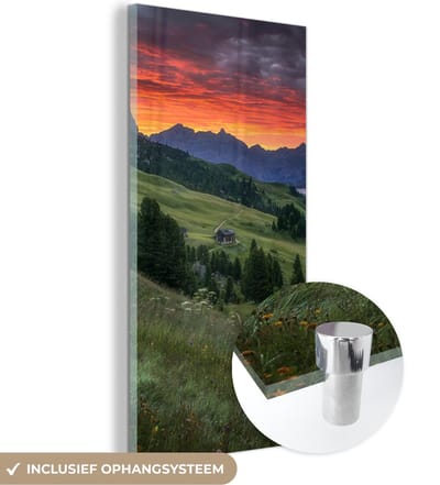 MuchoWow® Glasschilderij 20x40 cm - Schilderij acrylglas - Gras - Bergen - Avond - Foto op glas - Schilderijen