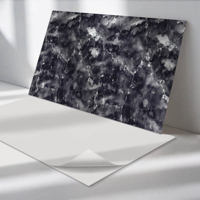 Wallfluent Vinyl Wandpaneel - Marmerpatroon met aderen Vinyl Wandbekleding - 100 cm x 50 cm - Zwart PVC wandpaneel - 1 stuk - Rechthoekig Wandbekleding Vinyl - Texturen Wandpaneel - Zelfklevend Muurpaneel - Wandpaneel Keuken en Badkamer