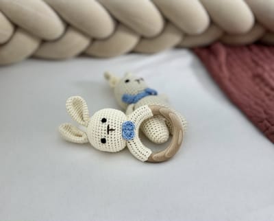 The Baby Supply - Knuffel & Rammelaar set - Konijn