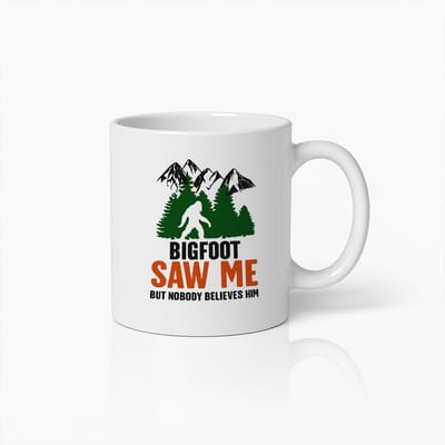 Bigfoot Saw Me Koffiemok 330ml – Grappige Sasquatch Mok met Bergen Ontwerp – Uniek Cadeau voor Cryptid- & Avontuurliefhebbers