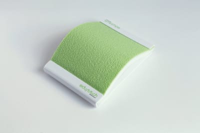 EduStitch - Hechtpad met houder - STARTER - leer zelfstandig hechten - leren hechten - kunsthuid - chirurgische vaardigheden - hechtset - hechtmateriaal
