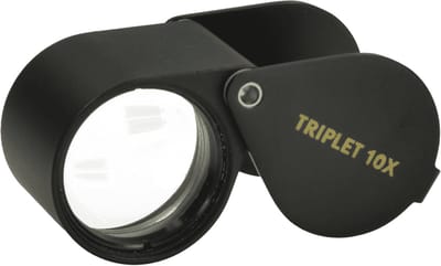 Kite Optics Triplet Loep 10x – Achromatische & Aplanatische 3-lens Inslagloep – voor Botanie, Sieraden, Munten & Insectenstudie – 21mm Lens – Inclusief Leren Etui