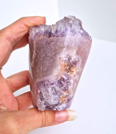ThaleiaDesign - Roze Amethist free form op standvlak - Edelstenen en Mineralen - Kristallen - Spiritualiteit - Woondecoratie - free form - amethist - crystals - gemstones - meditatie - cadeau vrouw - interieur - moederdag - meditatie - chakra