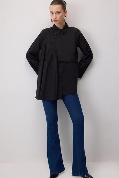 Touché Privé - Asymmetrische blouse met plooidetails - Zwart - Dames